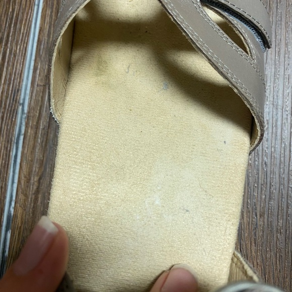 Dansko Women's Brown Leather Slingback Heel Sandals - Picture 6 of 7